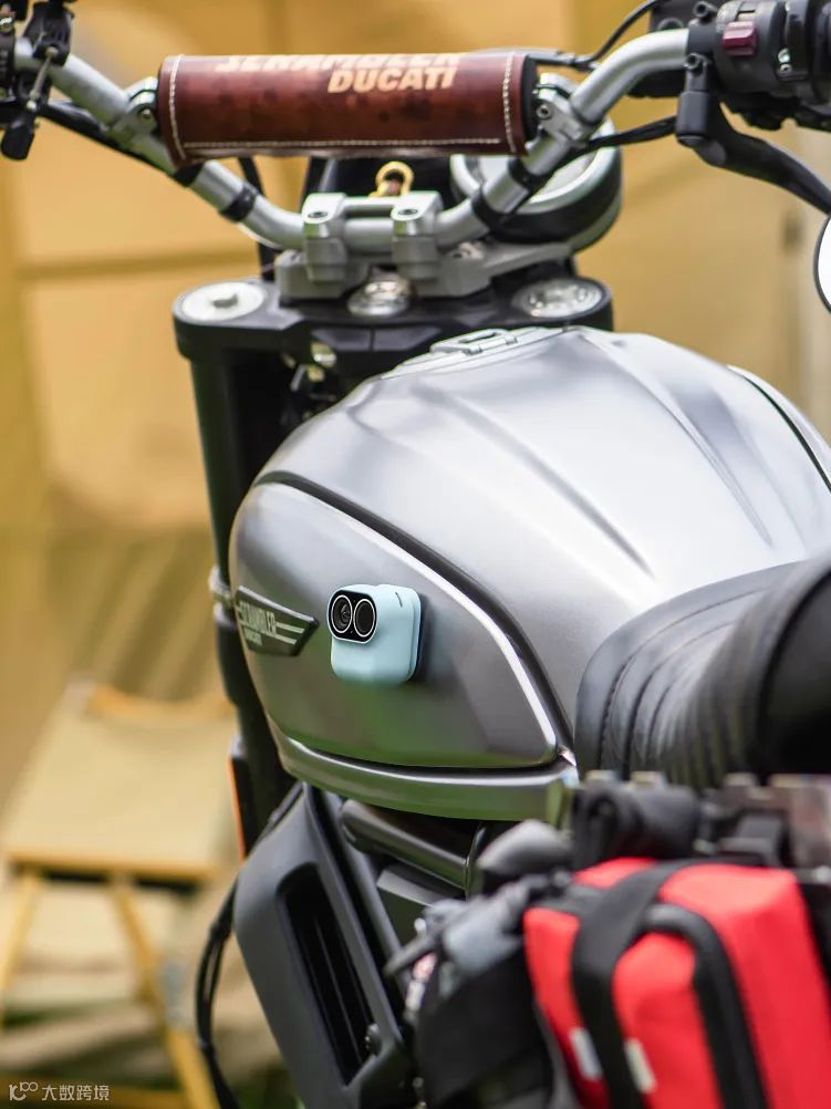 我们终于复活了【小默】,这次,他叫魔法相机