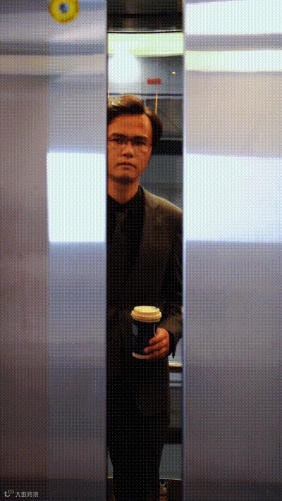 完蛋，我被数字同事包围了！小冰AI数字员工再升级