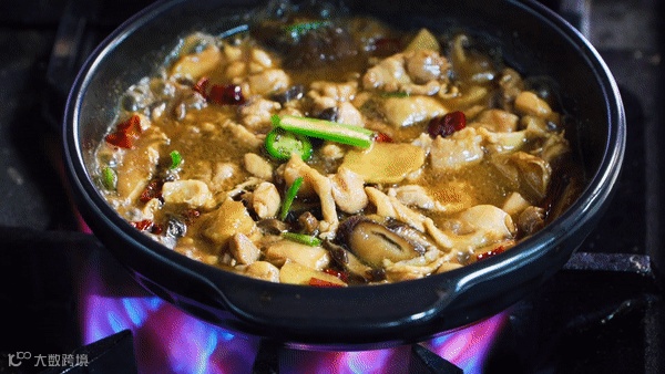 “黄焖鸡米饭”英文怎么说？可不是“jimmy fan！”