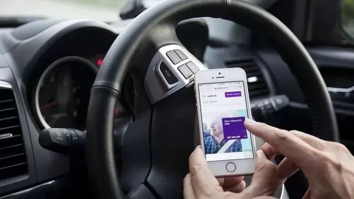 Uber 被曝计划向 Grab 出售其东南亚业务