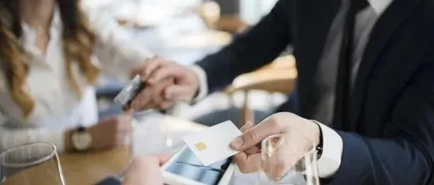 在给客户报价时可以用到的的小技巧