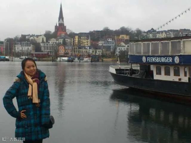 叮一口就没命、差点被非洲狮吃了…85后潮汕女孩以命相博，用一场冒险拿下大单！