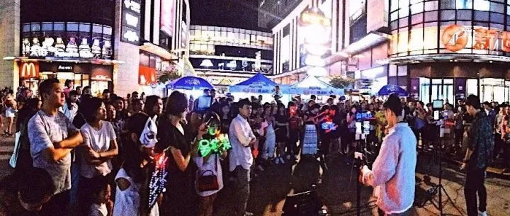 直播爬坡，映客下沉