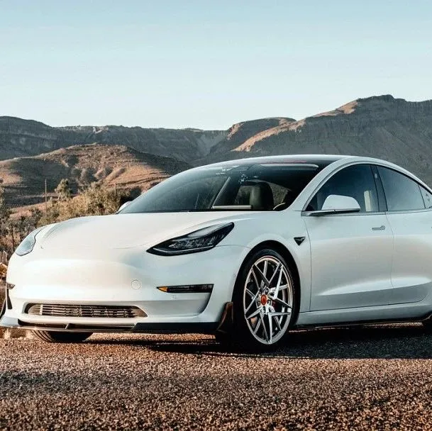 国补退坡，新能源涨价，车企的主动与被动