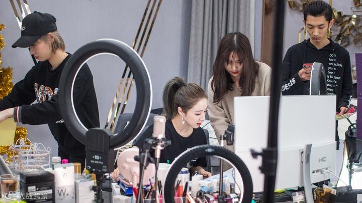 李佳琦、薇娅最成功的带货,不是口红和火箭,而是重上风口的MCN