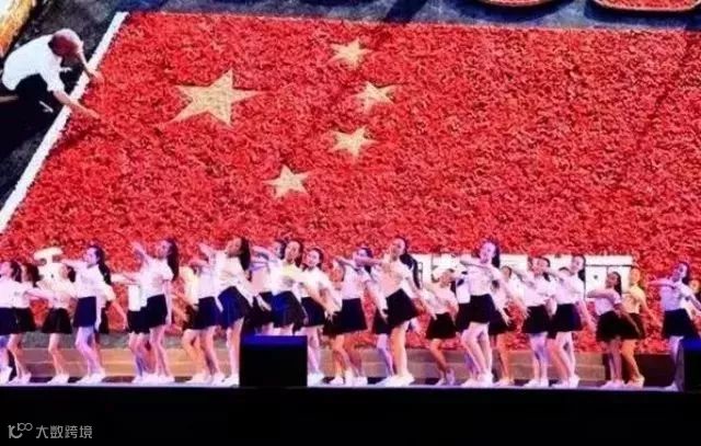 101小姐姐背后的女团生意:门槛低,生存难,实际上也赚不到什么钱