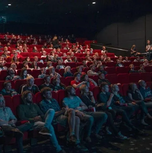 互联网和电影，还能怎么玩？