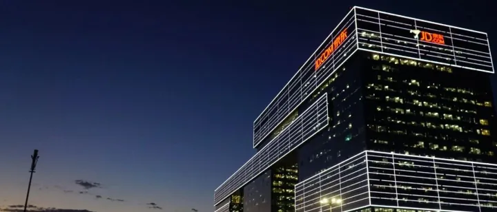 六年后赴港上市，京东长大后的变与不变