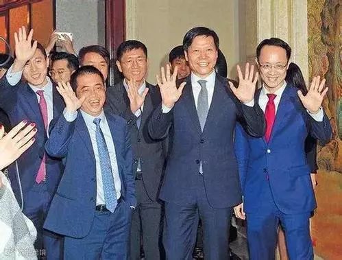 区块链狂热,抖音崛起,霍金去世:身处下半场的2018上半年 | 年中盘点