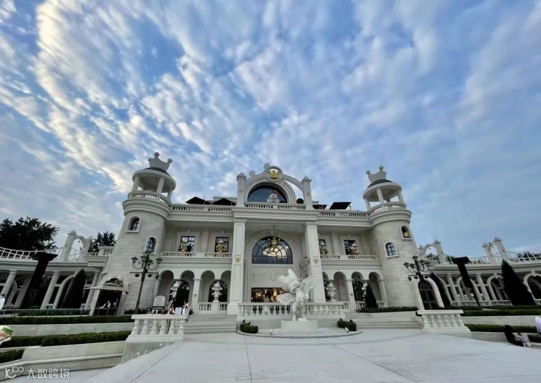 从开盲盒到开乐园,泡泡玛特想讲什么新故事?|对话