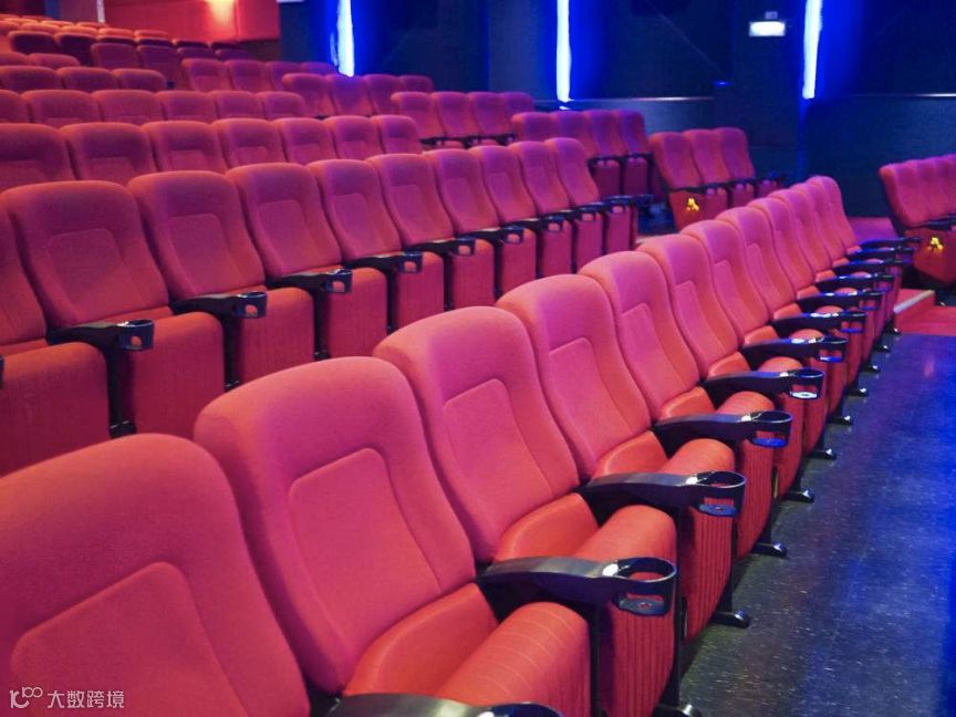 除了擦干眼泪，电影人如何自救？