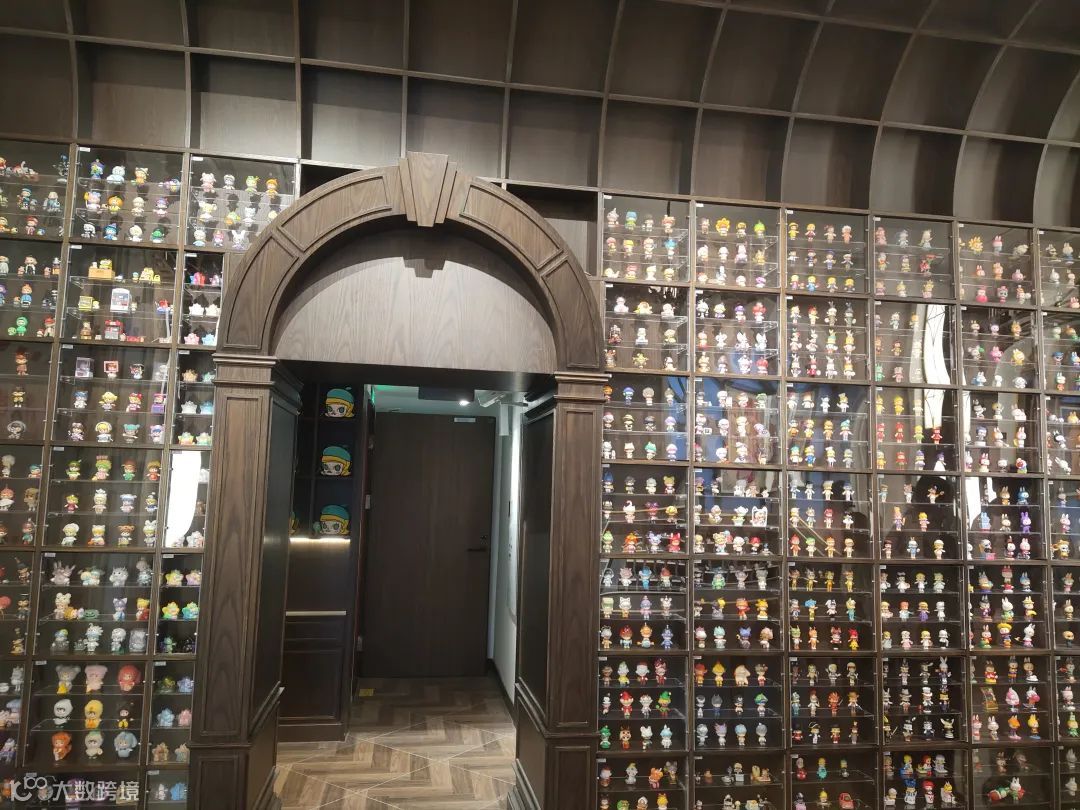 从开盲盒到开乐园,泡泡玛特想讲什么新故事?|对话