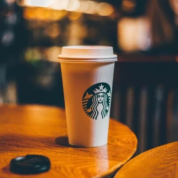 星巴克中国遇险：扩张受限、同店销售下降 | 财报详解