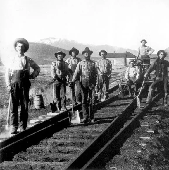 近代资本狂想曲：谁建造了美国？