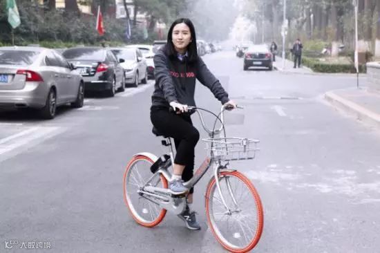 区块链狂热,抖音崛起,霍金去世:身处下半场的2018上半年 | 年中盘点