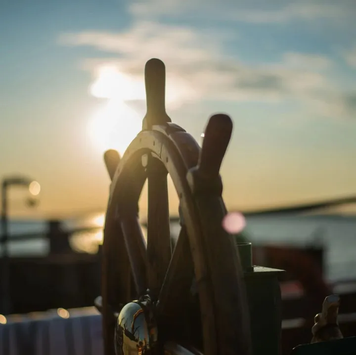 日赚1.2亿背后，蚂蚁集团的暗礁与航道