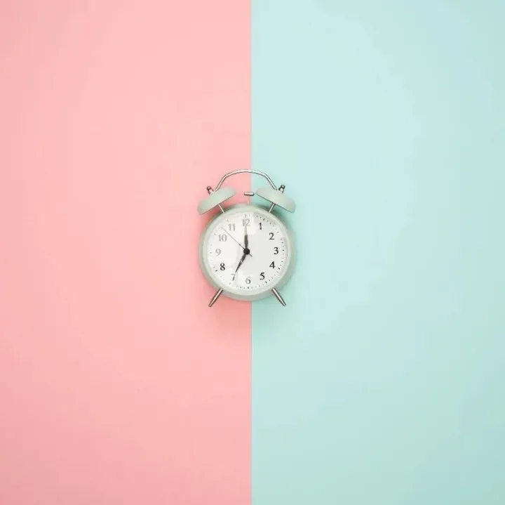 懒人周报 | 人人网被出售；红黄蓝暴跌；漫威之父去世