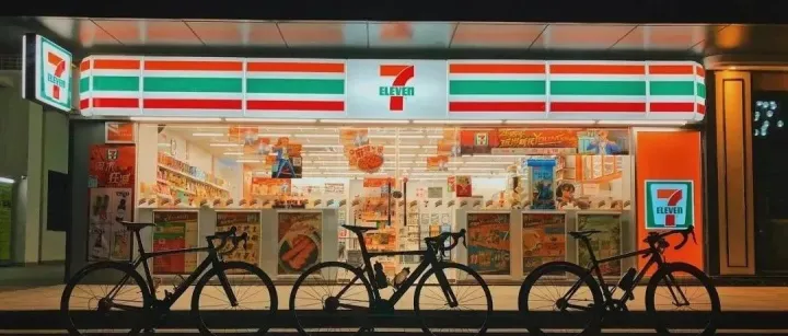 7-11如何成为全球最赚钱的连锁便利店？创始人亲述顾客心理洞察术