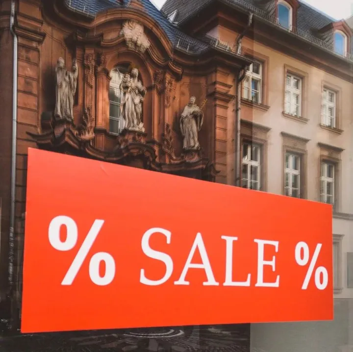 双十一的促销套路，这家公司50年前就在用了｜深读