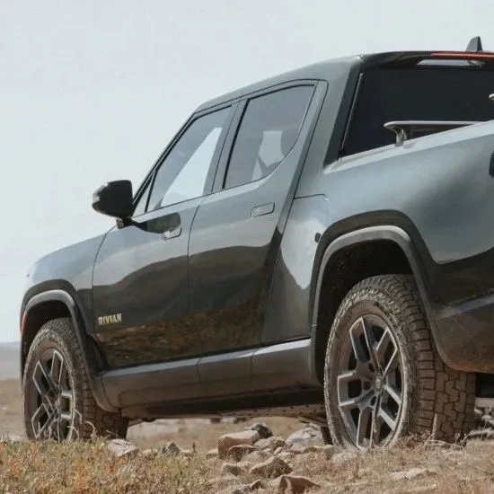又一场泡沫盛宴：刚量产就华丽上市，Rivian市值逼近通用