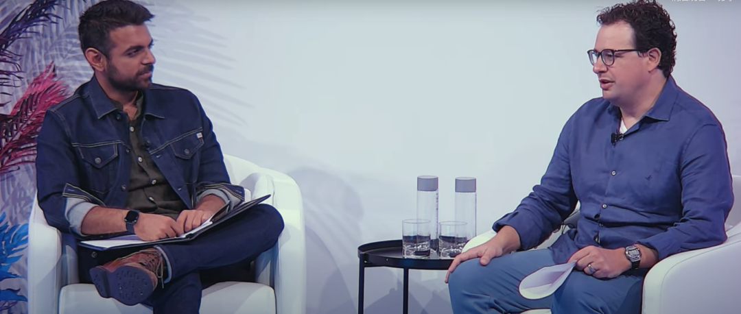 Anthropic CEO Dario Amodei :如何用“AI自监督”来改进AI