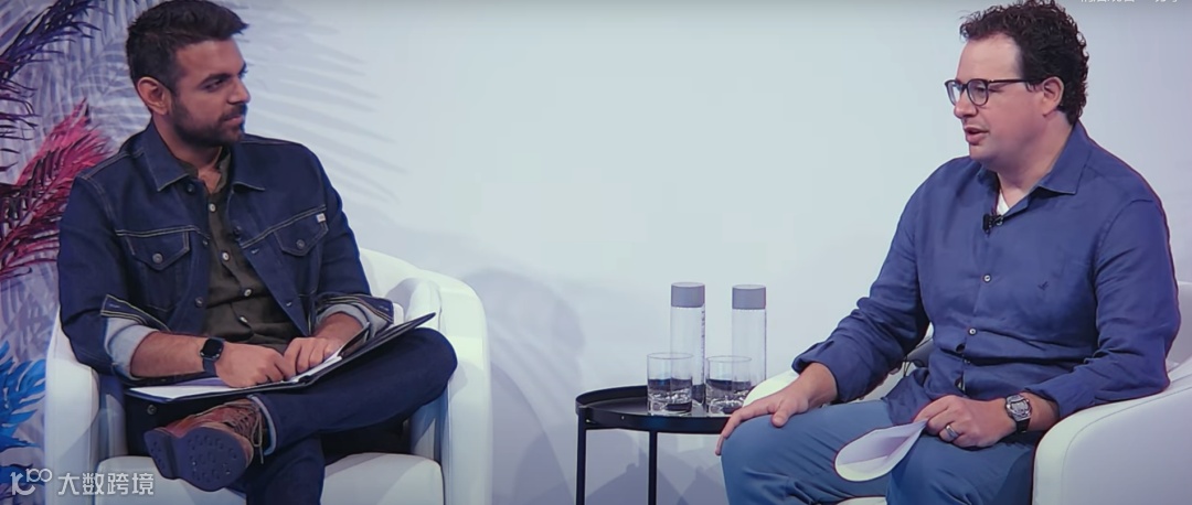 Anthropic CEO Dario Amodei :如何用“AI自监督”来改进AI