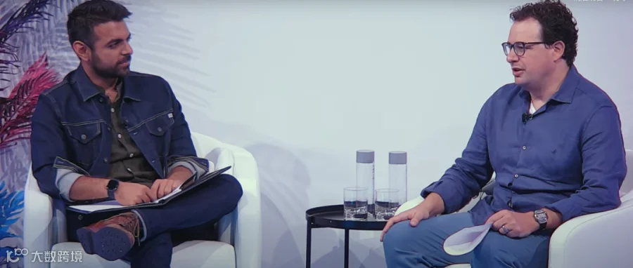 Anthropic CEO Dario Amodei :如何用“AI自监督”来改进AI