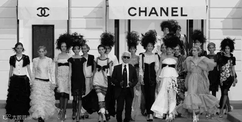 人皆可得的时尚 vs “彻头彻尾的资本主义”：什么才是奢侈品的本质？