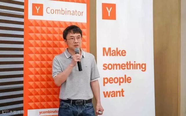 单枪匹马，陆奇正勇猛地跳向下一个坑