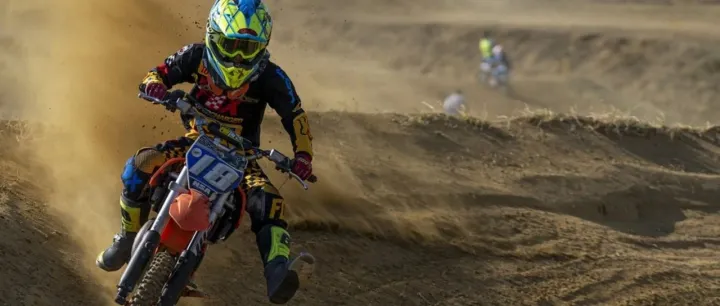 国产手机吹响反攻号角，谁是最后赢家