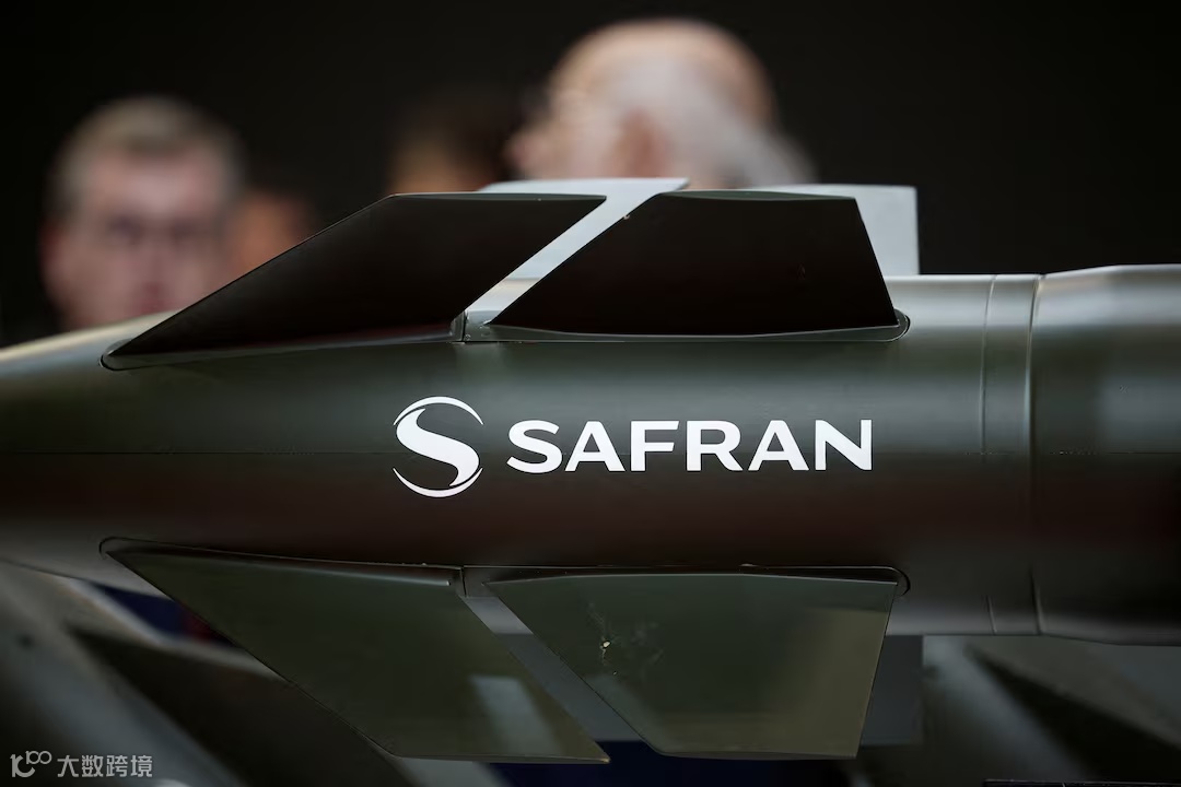 智谱再获数十亿元融资，估值达200亿元、前OpenAI首席科学家公司筹资10亿美元、凯文·凯利AI时代三大预测｜每周AI世界观