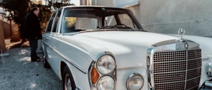 车企加速入场直播：先上桌比赢更重要