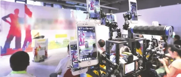 求生与增长：中小企业的直播方法论