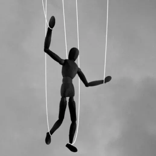 新造车「受制于人」