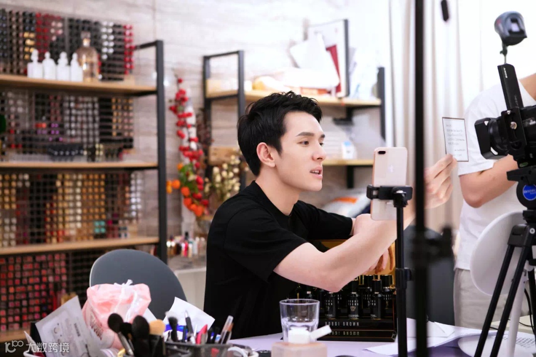 李佳琦、薇娅最成功的带货，不是口红和火箭，而是重上风口的MCN