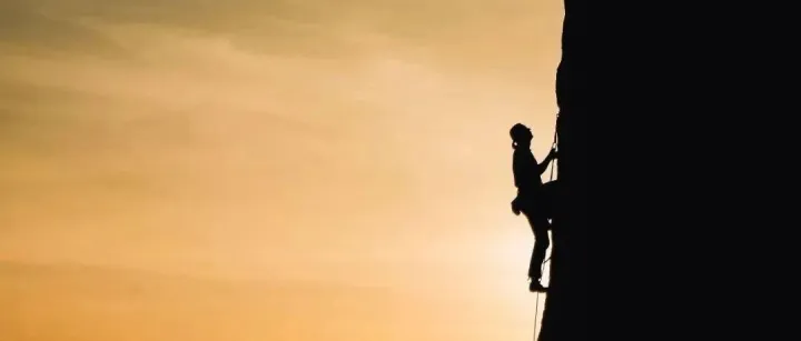 有人跌落，有人崛起，互联网广告座次重排