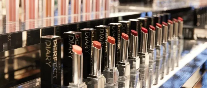 完美日记沉浮启示：营销之外，美妆品牌能否走出新路？