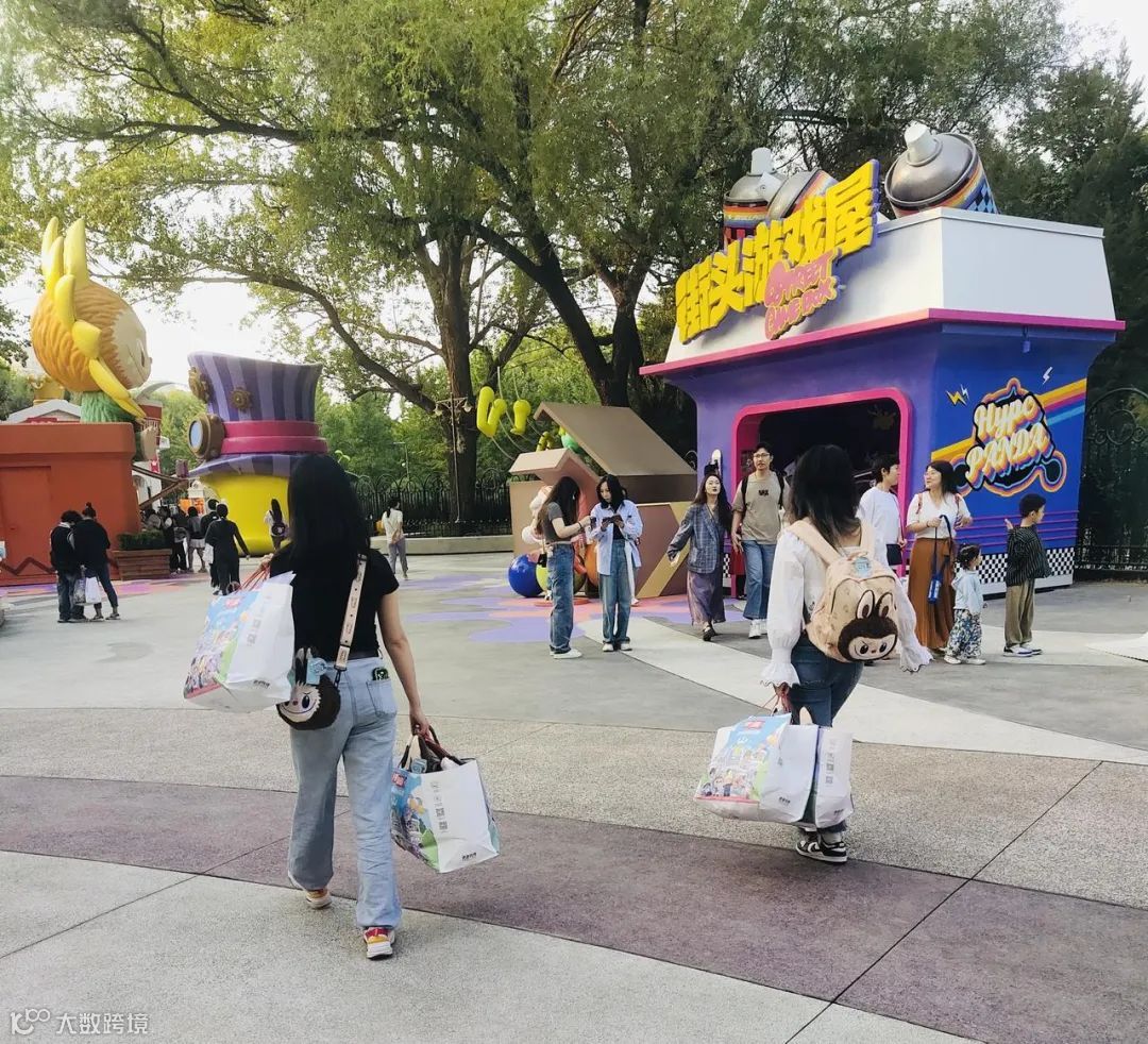 从开盲盒到开乐园,泡泡玛特想讲什么新故事?|对话