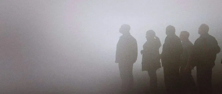 失控的“新经济”：当效率神话沦为流量游戏