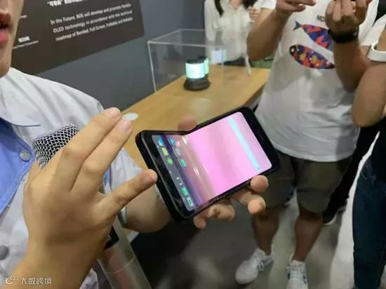 懒人周报 | 华为发布AI处理器；高通称“5G芯片报废”消息不实；蔚来裁员1200人