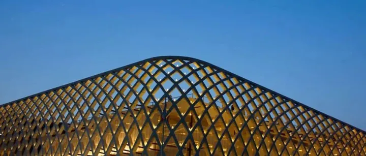 今年前5个月我国外贸进出口同比增长4.7%，那么我国外贸进出口前5个月主要特点是什么