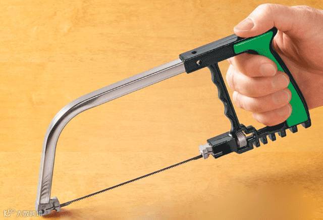 “魔鬼锯”被誉为工具之神，金属、木块、玻璃轻松锯出新花样