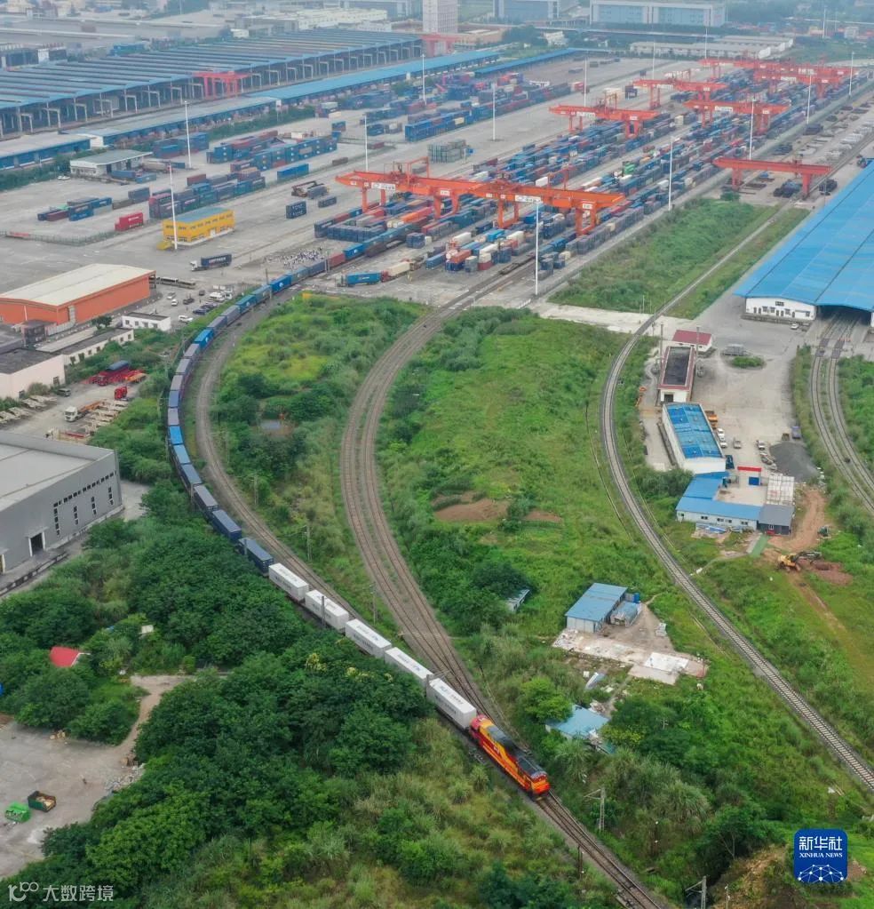 陆海新通道国际联运测试班列（重庆-西藏-南亚）在渝首发