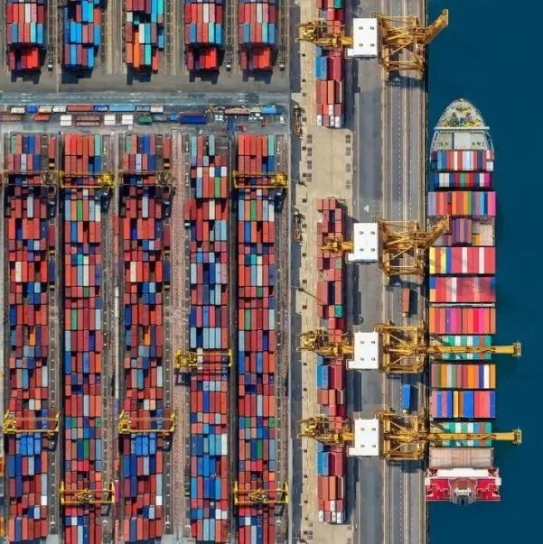 神奇集装箱：小空间，大舞台，演绎全球物流传奇