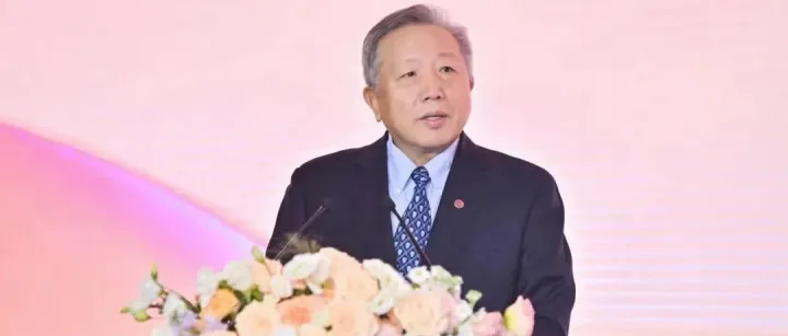 吴晓求：货币政策有重大突破，市场信心仍需维护