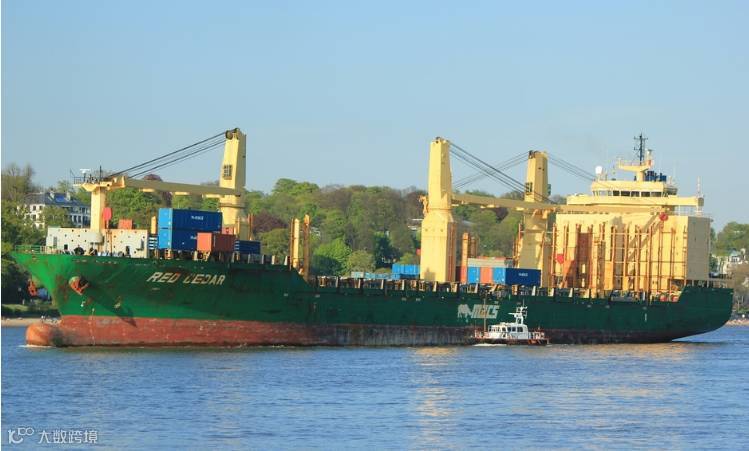 又一起集装箱坠海事故,15个集装箱坠落海中!