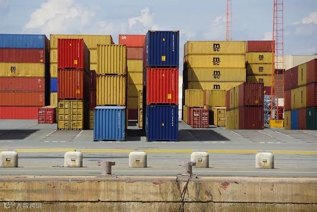 突发！又一起事故！MSC集装箱船在港口爆炸起火！