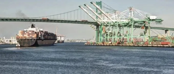 集装箱市场回暖或持续到2024年，需求旺盛、缺箱、高运价和拥堵延误成“新常态”
