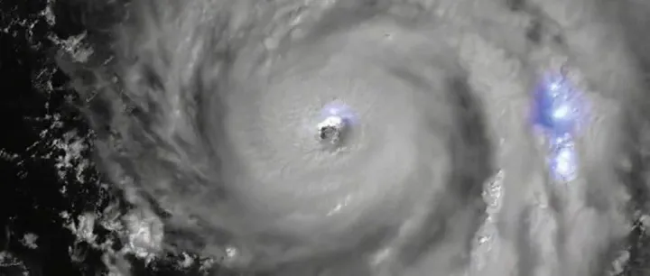 超强飓风登陆美国佛州！道路关闭，港口/机场暂停运营，数千航班被取消