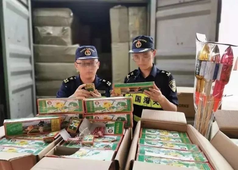 又是危险品瞒报:22.6吨！烟花爆竹！